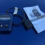 Bosch OBD 1000 PocketScan displaying diagnostic information on its screen