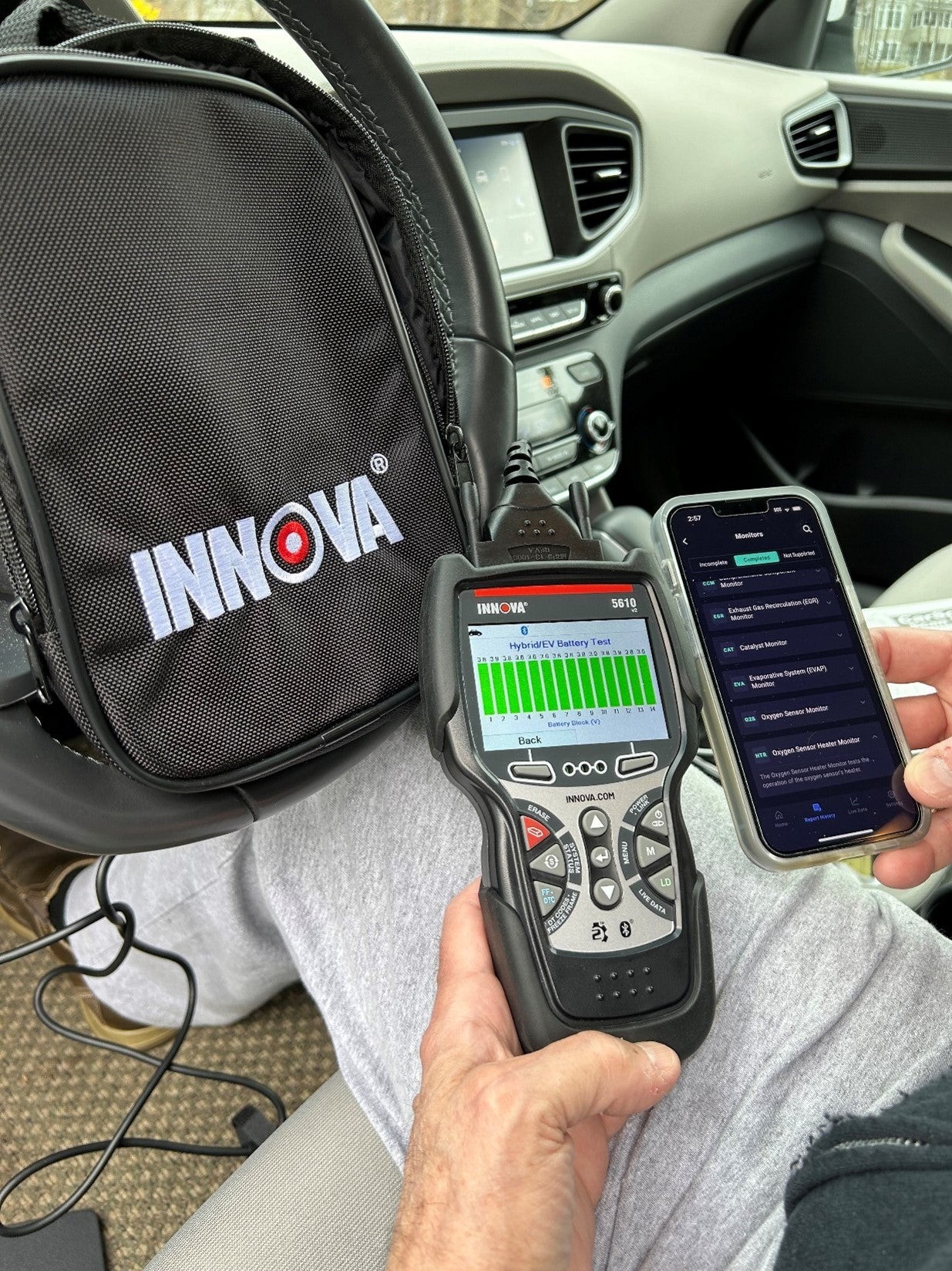 Diagnosing a hybrid car battery with the Innova 5610 OBD2 scanner